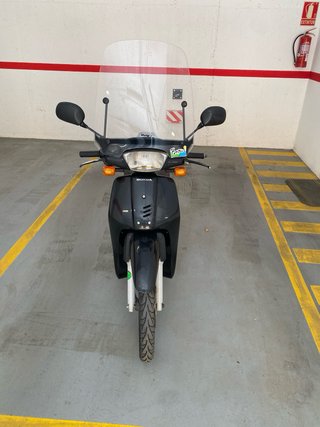 Honda SH 100 Scoopy Negra