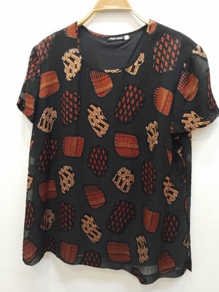 Blusa Pop Vag manga corta estampada