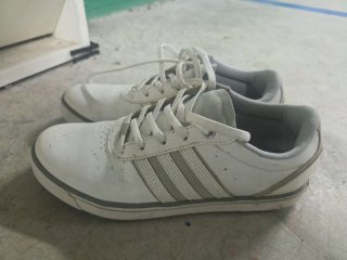 Zapatillas Adidas Blancas y Grises