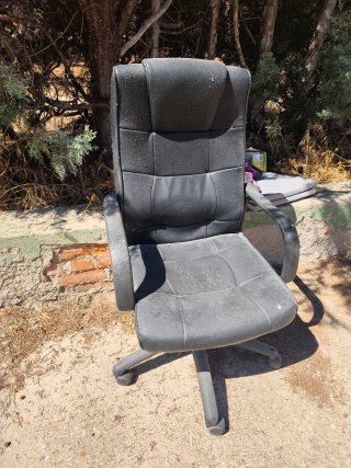 Silla de oficina negra