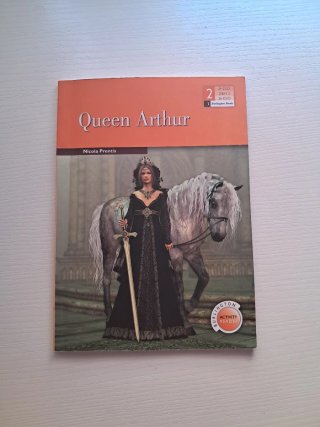 Queen Arthur Nicola Prentis Libro