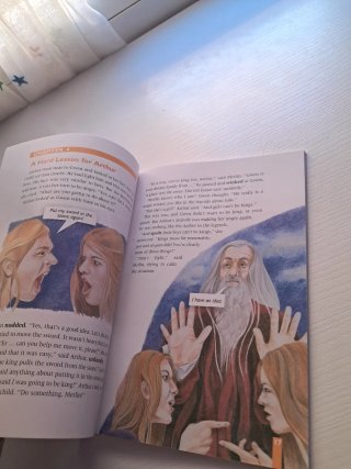 Queen Arthur Nicola Prentis Libro