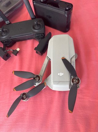 Dron DJI Mini SE con mando