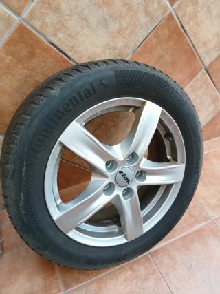 4 llantas y 4 gomas nuevas