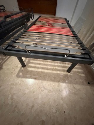 Cama articulada metálica