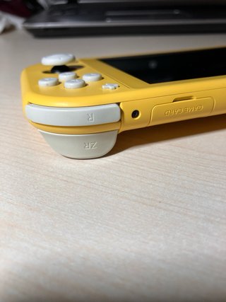 Nintendo Switch Lite Amarilla con Caja