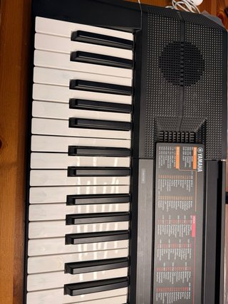 Teclado Electrónico Yamaha
