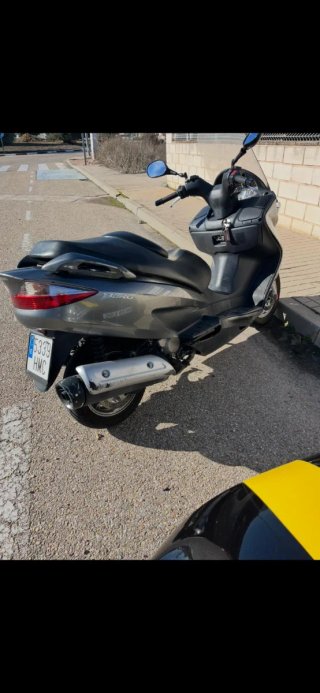 Suzuki Burgman 200cc 2012 Gris 24.000 km
