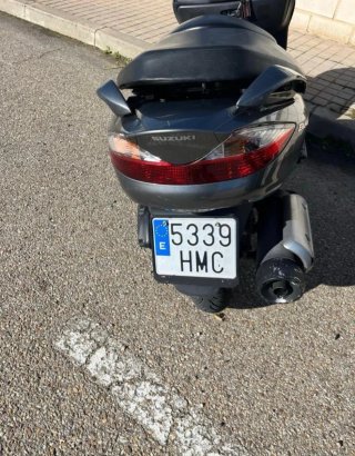 Suzuki Burgman 200cc 2012 Gris 24.000 km