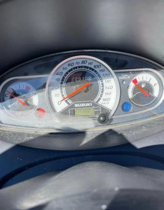 Suzuki Burgman 200cc 2012 Gris 24.000 km