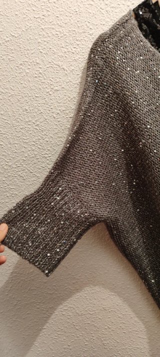 Vestido Mango Negro Lentejuelas y Jersey Gris