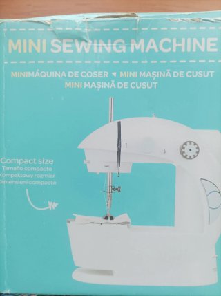 Mini maquina de coser