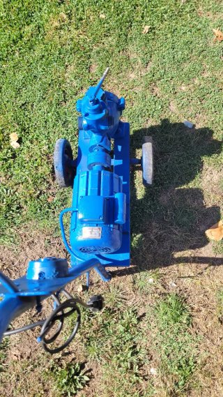 Bomba de agua eléctrica Azcue funciona bien