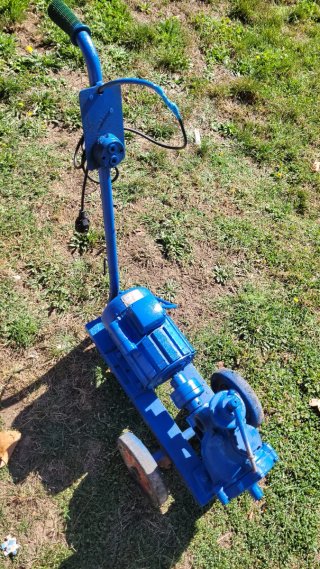 Bomba de agua eléctrica Azcue funciona bien