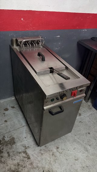 Freidora industrial trifisica 20L