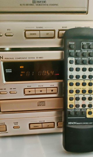 Mini cadena Denon D-M03