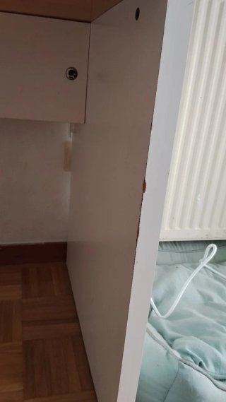 Escritorio madera y blanco