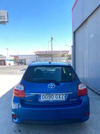 Toyota Auris 2011