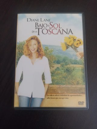 BAJO EL SOL DE LA TOSCANA