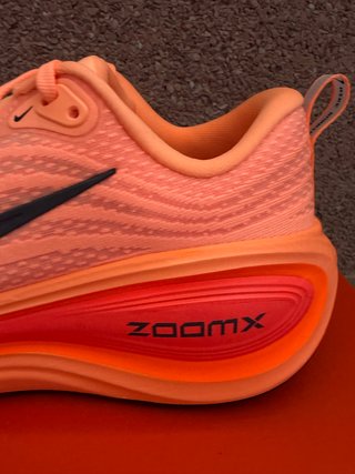 Nike Vomero Plus Naranja y Rosa