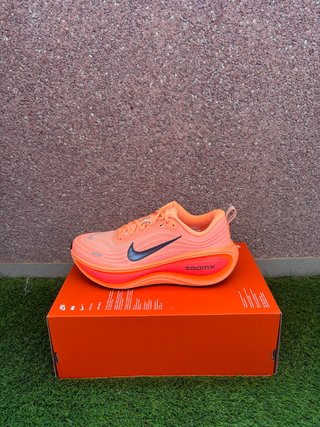 Nike Vomero Plus Naranja y Rosa