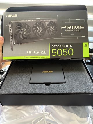 Tarjeta Gráfica ASUS GeForce RTX 5050