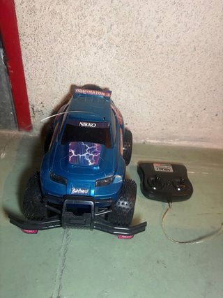Coche teledirigido Nikko Dominator 3
