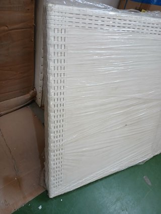Mesa SATURNIA blanca 80x80cm