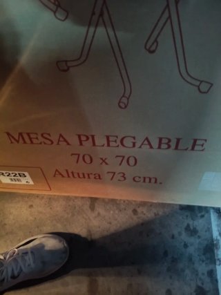 Tavolo quadrato bianco in plastica