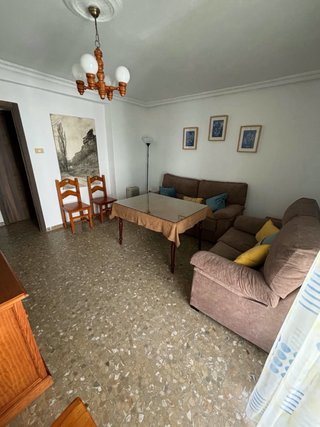 Se alquila piso para estudiantes (chicas)
