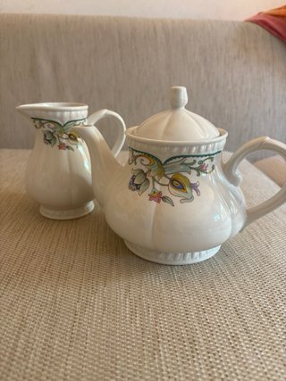 Teiera e bricco latte vintage