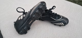 Botas de fútbol infantiles negras Kipsta, T28