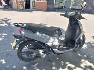 Peugeot Tweet Scooter Gris/Plata 4 tiempos con ITV