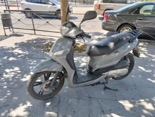 Peugeot Tweet Scooter Gris/Plata 4 tiempos con ITV