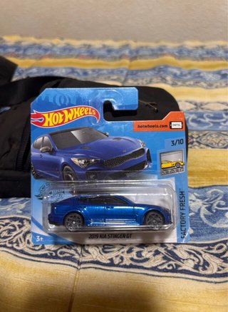 Hot Wheels 2019 Kia Stinger GT Azul