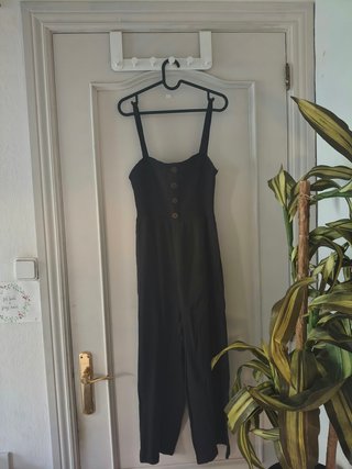 Mono largo negro Stradivarius botones