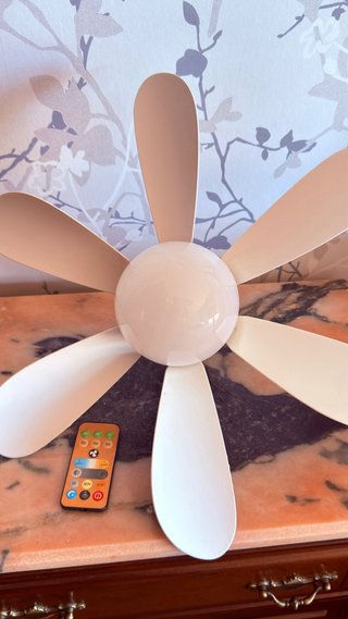 Lámpara ventilador con mando