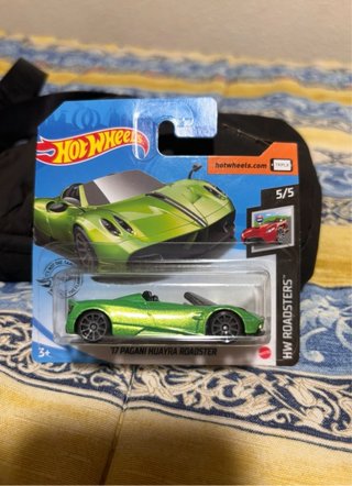 Hot Wheels 17 Pagani Huayra Roadster Verde