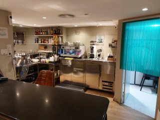 Se traspasa cafetería bein ubicada