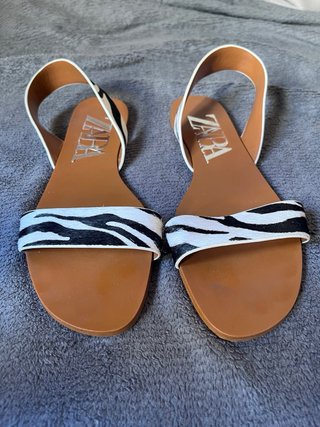Sandalias Zara estampado cebra