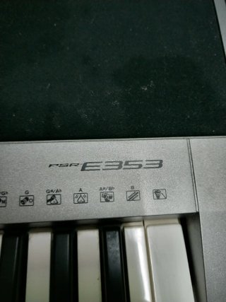 Teclado Electrónico Yamaha PSR-E353