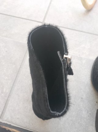 Botines negros con pelo
