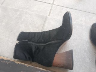 Botines negros con pelo