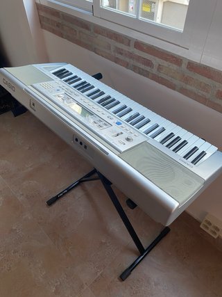 Piano Eléctrico Casio CTK-810