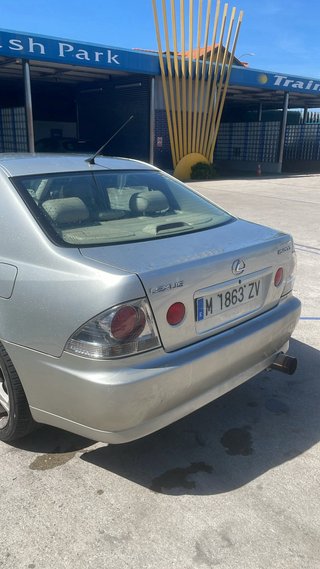 Lexus IS 2000