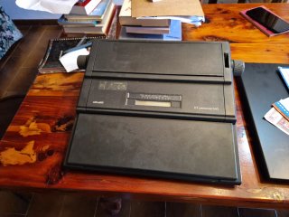 Máquina de escribir Olivetti ET personal 540