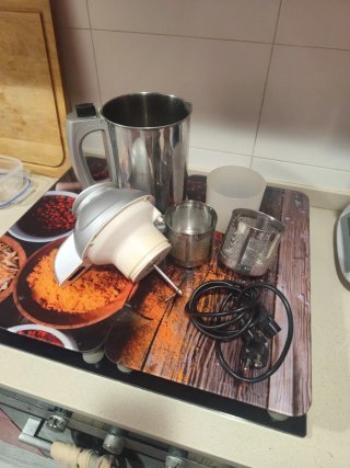 Sojamatic - máquina para hacer leche vegetal.