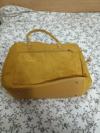 Bolso amarillo de ante
