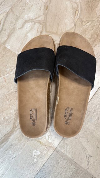 Sandalias negras con plataforma