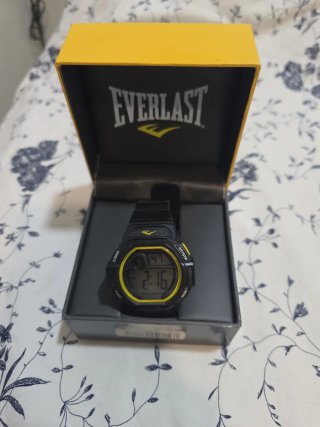 Reloj Everlast Negro y Amarillo